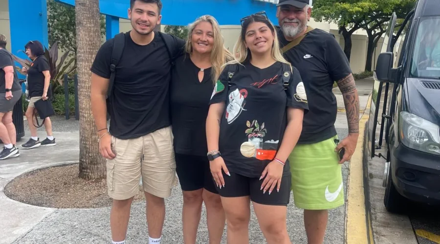 Shuttle service from Miami Beach to Sawgrass Mills