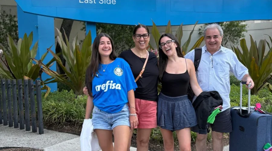 family shopping transportation to Sawgrass Mills