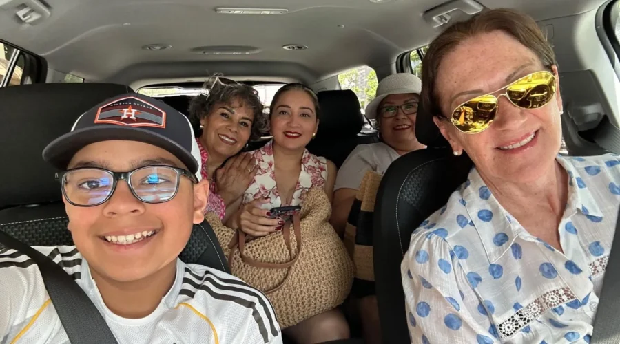 transportation for families to Sawgrass Mills